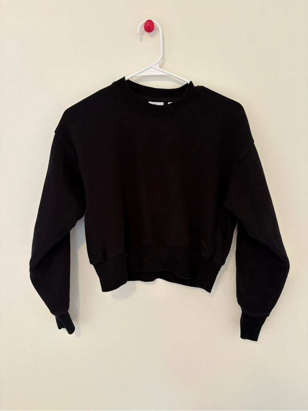 TNA Sweatfleece Aritzia Boyfriend Fit Cropped Black Crewneck Sweatshirt XXS